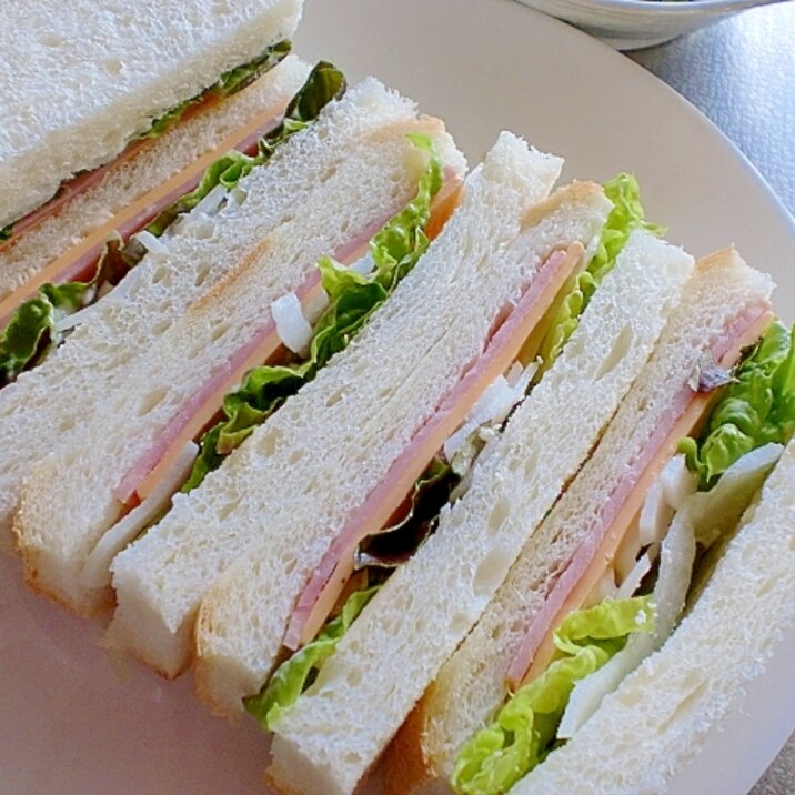 ハム・チーズ＆オニオン・サンドイッチ